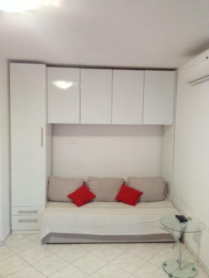 Apartment Melani プーラ エクステリア 写真
