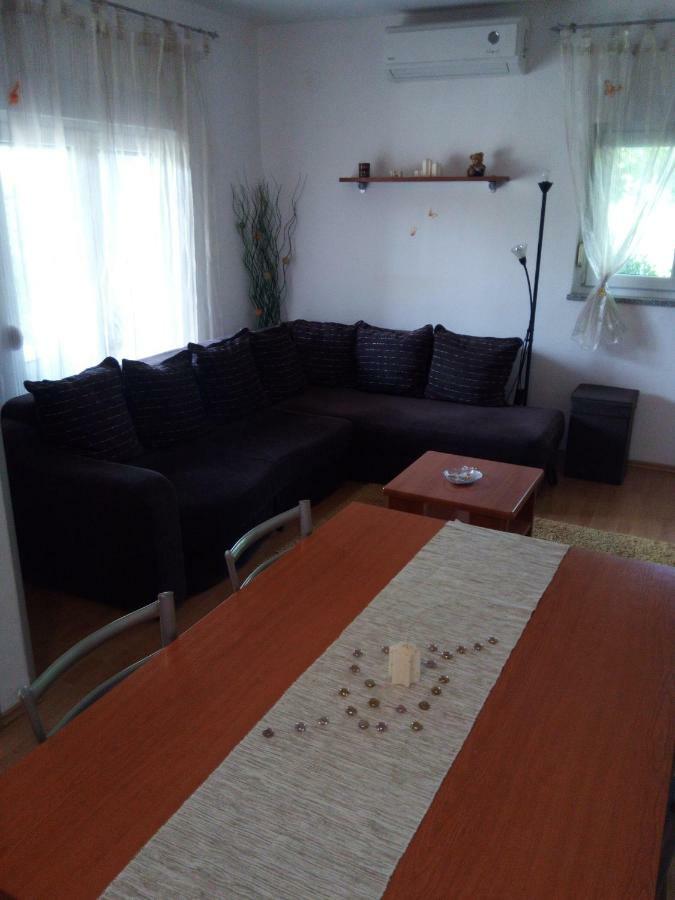 Apartment Melani プーラ エクステリア 写真